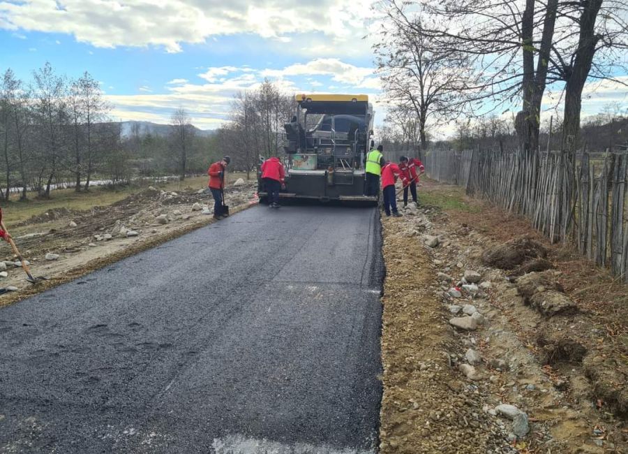 Lucrări de asfaltare în comuna Berevoești