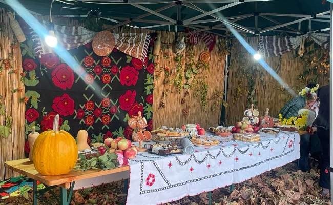 Primarul de la Mărăcineni, dulciuri și fructe pentru copiii prezenți la Focul lui Sumedru