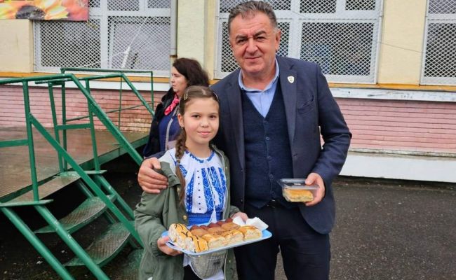 Primarul Cristian Gentea a fost prezent la Târgul de Toamnă al Școlii Gimnaziale "Nicolae Iorga"