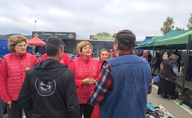 Ministrul Simona Bucura-Oprescu și echipa PSD, din nou în mijlocul gospodarilor de pe Valea Râului Doamnei