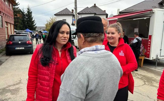 Ministrul Simona Bucura-Oprescu și echipa PSD, din nou în mijlocul gospodarilor de pe Valea Râului Doamnei