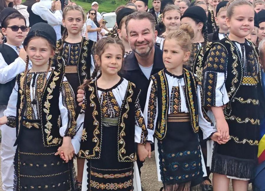Senatorul Ovidiu Puiu: "La mulți ani, de Ziua Copiilor!"