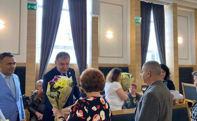 Peste 80 de cupluri piteștene, premiate de municipalitate!