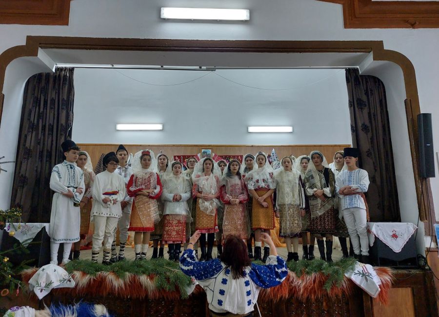 Festival de colinde în comuna Corbi!