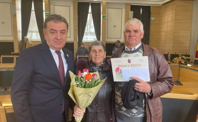 Primarul Gentea a premiat cele mai longevive cupluri