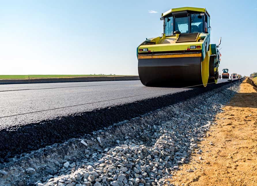 Lucrări de modernizare pe mai multe drumuri din Argeş