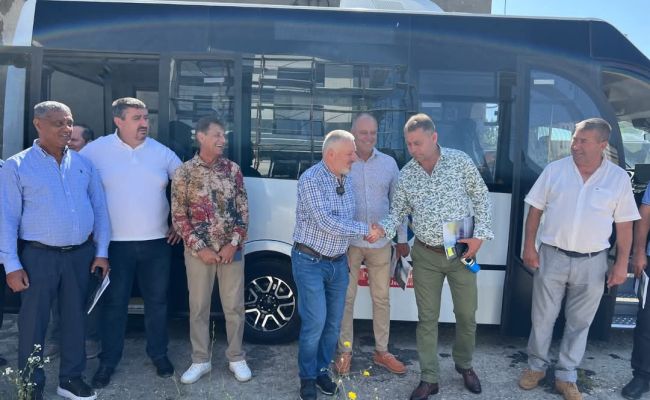 Alte 12 microbuze electrice școlare au sosit în Argeș!