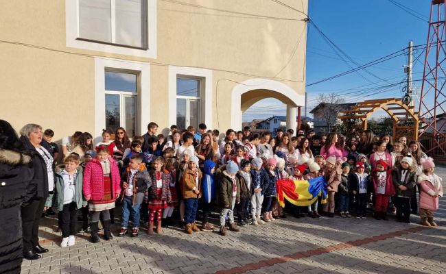 Micuții din comuna Bradu au celebrat Ziua Națională