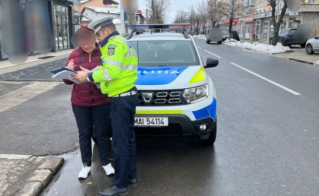 Polițiștii, amenzi pentru pietonii care au traversat neregulamentar