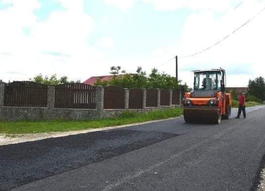 Lucrări pe mai multe drumuri din Argeş