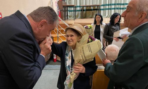 Primarul Cristian Gentea a premiat 57 de cupluri