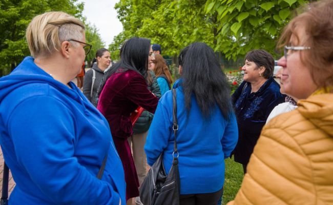 Ministrul Simona Bucura-Oprescu, președintele CJ Argeș Ion Mînzînă și primarul Cristian Gentea s-au întâlnit cu angajatorii și candidații de la Bursa Locurilor de Muncă de la Pitești! Argeșul se dezvoltă prin investiții majore care aduc locuri de muncă pl