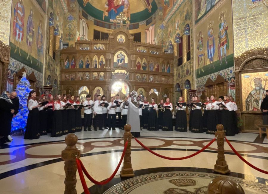 Colindătorii din Republica Moldova, concert extraordinar de colinde la Mioveni