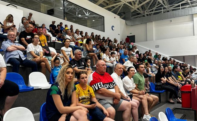 Susținută de primarul Ion Georgescu, România a BĂTUT Spania, la Mioveni