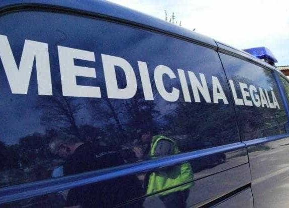 Bărbat MORT într-un BLOC din Mioveni
