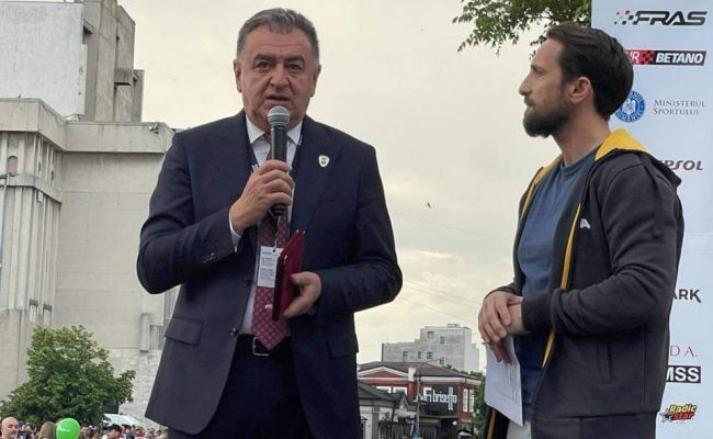 Primarul Cristian Gentea a dat startul festiv în Raliul Argeșului