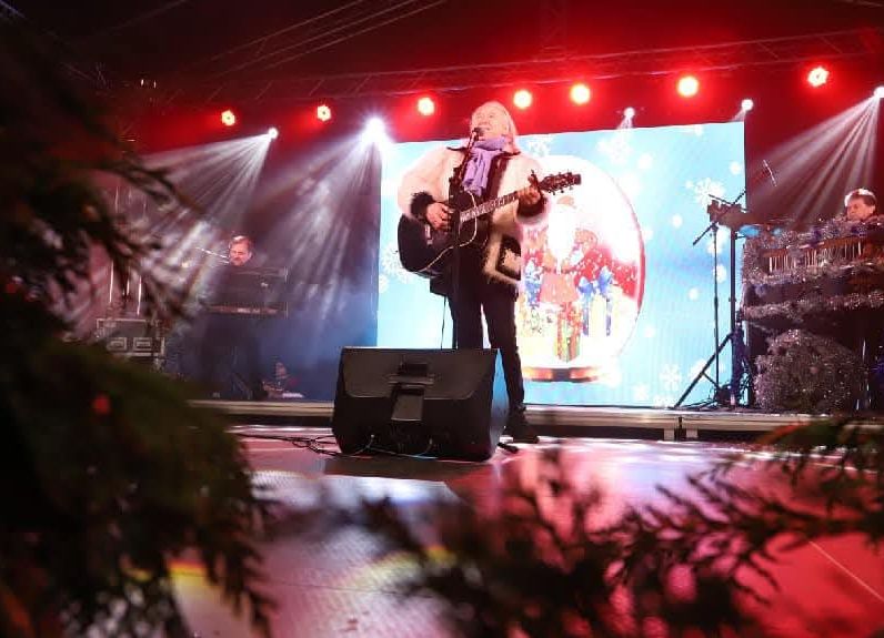 Weekend spectaculos, în Piața Primăriei, la Târgul de Crăciun Pitești!