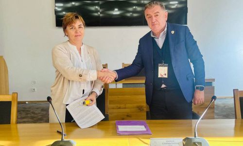 O nouă unitate de învăţământ din Piteşti va fi MODERNIZATĂ! Primarul Gentea a SEMNAT contractul