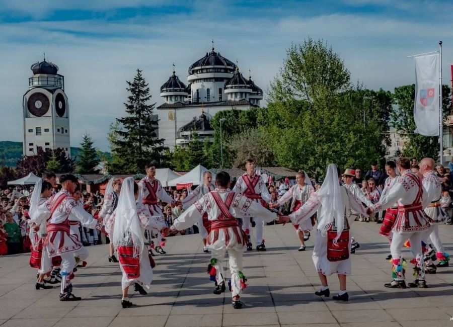 Parada portului popular românesc, în Mioveni