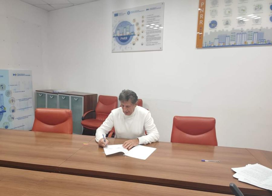 Primarul Ion Gîrleanu a semnat două noi contracte prin PNRR