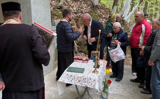 Primarul Nicolae Velcea, în mijlocul credincioșilor la slujba de Izvorul Tămăduirii!