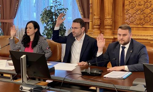 Comisia pentru Administraţie Publică, raport de adoptare pentru un important proiect de lege