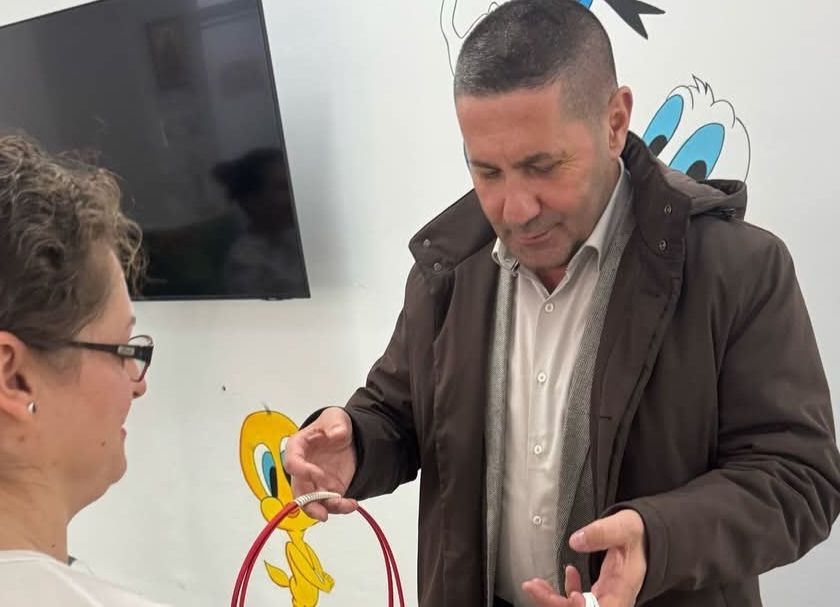 Primarul Dan Stroe a oferit mărțișoare doamnelor și domnișoarelor