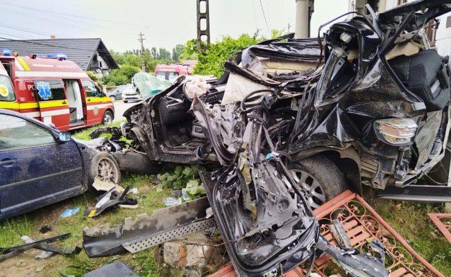 ACUM! Accident GRAV în Argeș! Victimă RESUSCITATĂ