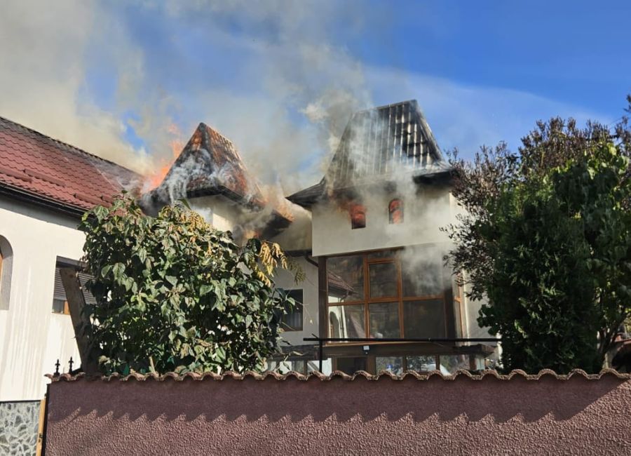 Incendiu PUTERNIC în Argeș! O femeie a fost ARSĂ!