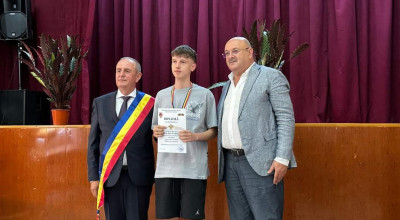 Au început Zilele Orașului Ștefănești! Ion Mînzînă și Nicolae Velcea au premiat excelența!