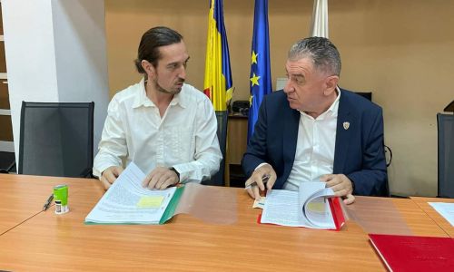 Investiții URIAȘE la o școală din Pitești! Primarul Gentea a SEMNAT contractul