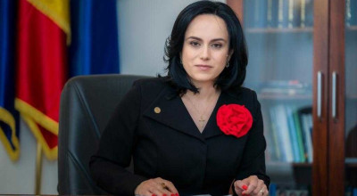 Simona Bucura Oprescu: "La mulţi ani, Mioveni! La mulţi ani, Petru şi Pavel"