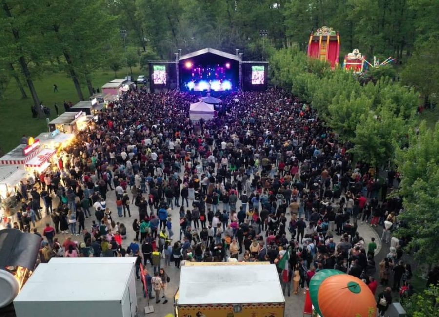 Mii de piteșteni au fost prezenți la concertul din Parcul Lunca Argeșului