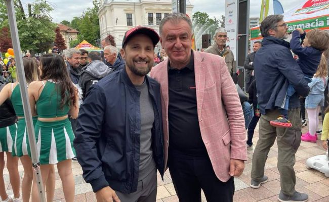 Primarul Cristian Gentea a dat startul festiv în Raliul Argeșului