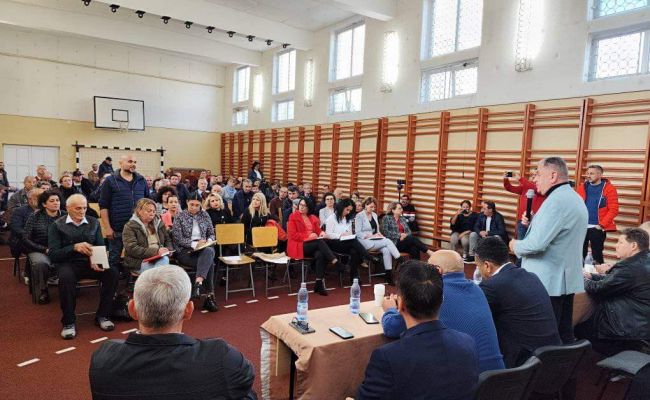 Primarul Cristian Gentea, întâlnire cu cetățenii din cartierul Trivale