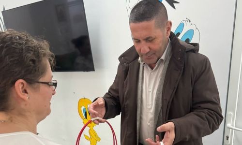 Primarul Dan Stroe a oferit mărțișoare doamnelor și domnișoarelor