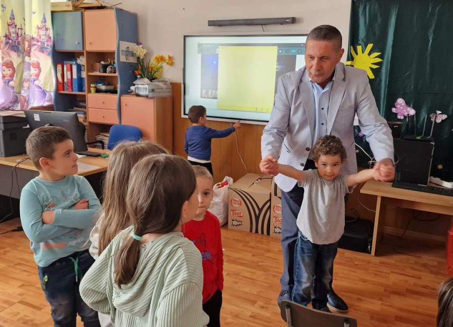 În comuna Bradu au început manifestările prilejuite de Ziua Copilului