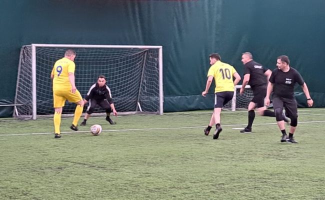 Meci de fotbal înainte de startul Raliului Argeșului