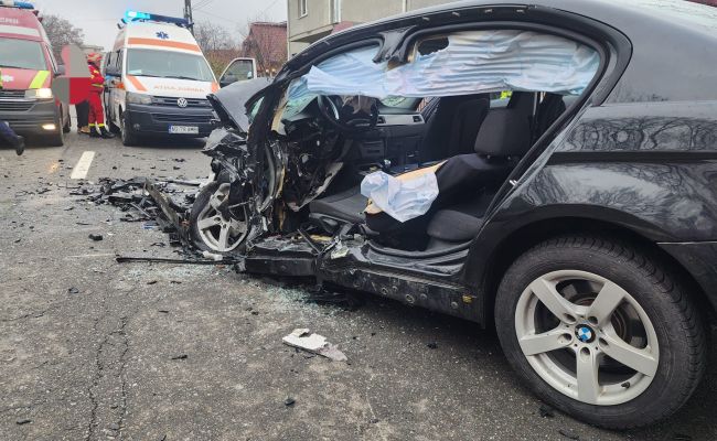 ACUM! Accident GRAV în Piteşti! Intervine DESCARCERAREA!