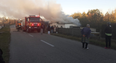 ACUM! A luat FOC o casă în Argeș