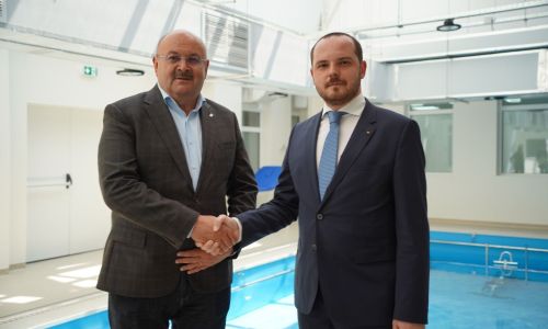 Secretarul de stat al ministerului Sănătății, Alexandru Rogobete, alături de președintele Ion Mînînză în vizită de lucru la spitalele din Argeș. Va fi construit un Centru de Radioterapie la Pitești!