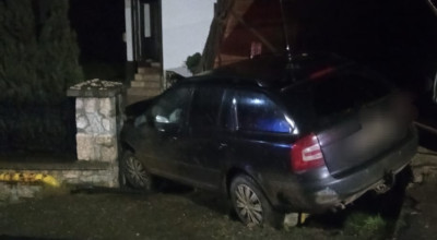 Accident în Argeș! A intrat cu mașina în țeava de gaze!