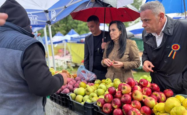 Ministrul Agriculturii, Florin Barbu, la Târgul „ROD CU SPOR” de la Golești, Argeș!