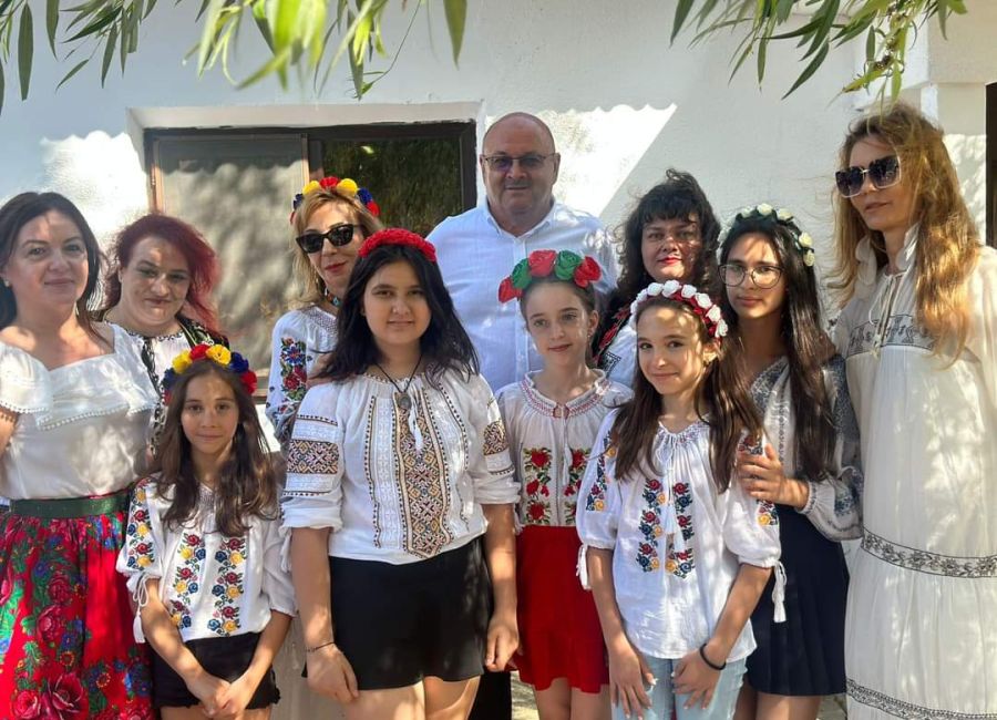Ion Mînzînă, de Ziua Iei la Ștefan cel Mare: "Dumnezeu să ne ajute pe toți să fim mai uniți, să fim mai buni și să construim împreună România la care visăm cu toții!"