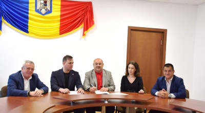 Președintele Ion Mînzînă a semnat contractul de finanțare pentru elaborarea şi/sau actualizarea planurilor urbanistice generale a 10 comune