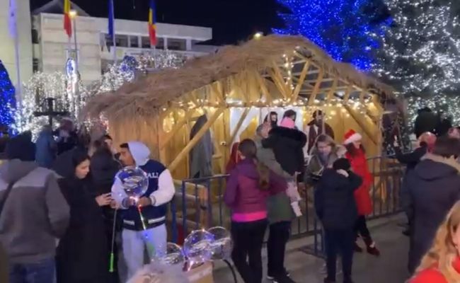 La Mioveni a fost aprins iluminatul festiv!