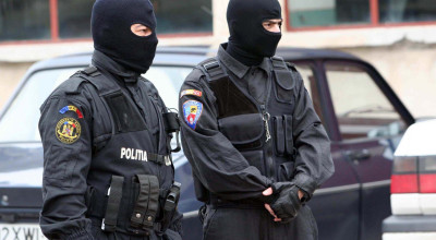PERCHEZIŢII de amploare! Vindeau DROGURI din închisoare