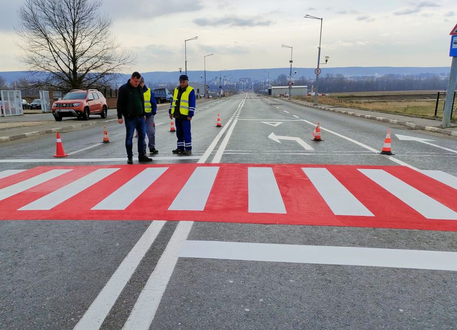 Intervenţii pe mai multe străzi din Mioveni