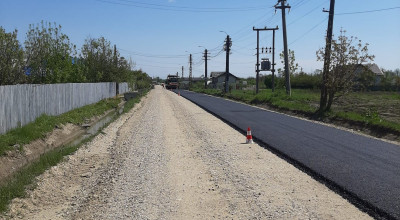 A început asfaltarea drumului județean 703B, Lunca Corbului - Costești