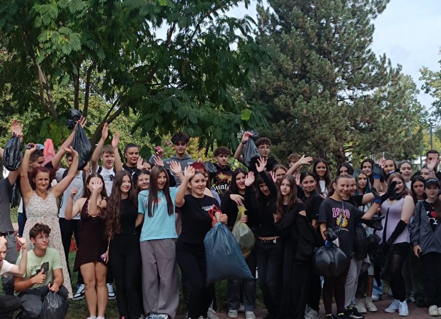 Peste 5000 de voluntari au luat parte la Pitești la Ziua de Curățenie Națională!